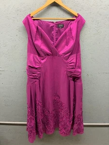 Adrianna Papell Kleid Damen 22W Lila Ärmellos V-Ausschnitt Rüschen Blumen - Bild 1 von 10