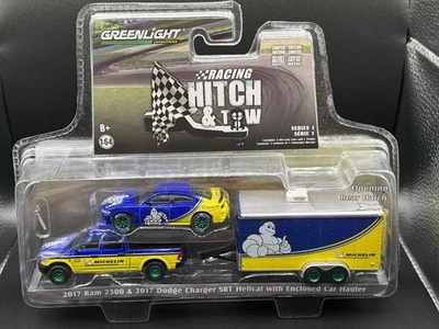Greenlight Hitch & Tow Chase - Michelin Dodge Ram, Charger Hellcat y remolque Foto 1 de 4