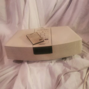 BOSE WAVE RADIO AWR113 AND CORD BEIGE SOUNDS GREAT WITH REMOTE - Picture 1 of 7