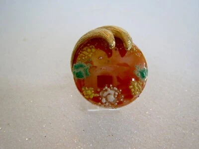 ANILLO DE MODA redondo Artzy 1 y 1/8" tono oro amarillo y aspecto de vidrio artístico talla 6 naranja Foto 1 de 4