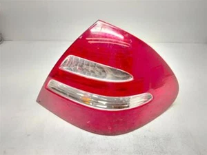 2003-2006 Mercedes Benz E-Class Passenger Side Tail Light Lamp OEM 2118200364 - Picture 1 of 12