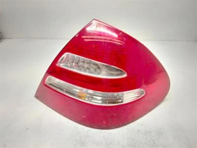 Lámpara de luz trasera lateral para pasajero Mercedes Benz Clase E 2003-2006 OEM 2118200364 Foto 1 de 4