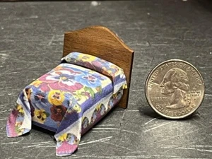 Dollhouse Miniature Bed Floral D 1:48 Quarter inch scale 1/4 F209 Dollys Gallery - Picture 1 of 2