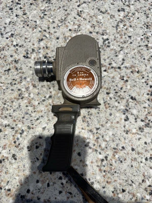 Cámara vintage Bell & Howell 134 película 8 mm hecha en EE. UU. probada Foto 1 de 4