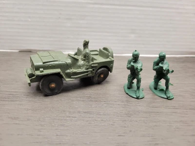 Lote Jeep Willys vintage Auburn años 50 Segunda Guerra Mundial con hombres del ejército Foto 1 de 4