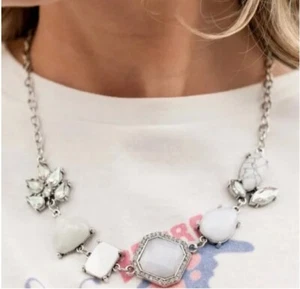 Paparazzi Jewelry ~🔥Eco Enchantment🔥~ White Necklace - Picture 1 of 7