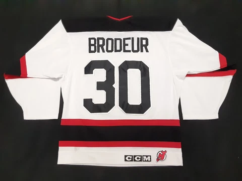 VTG NHL New Jersey Devils #30 Martin Brodeur CCM Hockey Jersey Shirt White Small Cover
