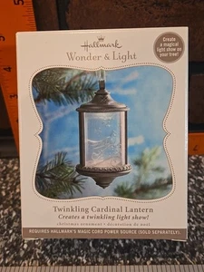GENUINE Hallmark Twinkling Cardinal Lantern Wonder&Light Christmas Ornament 2010 - Picture 1 of 8