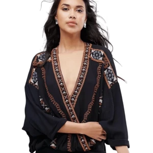 Free People Crescent Moon Embroidered Boho Top Size XS V-Neck Beaded Hippie - Picture 1 of 7