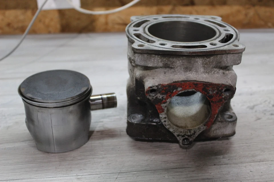 Polaris Rmk 700 1999 motor cilindro diámetro jarra y pistón Foto 1 de 4