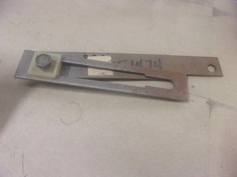 OEM SNAPPER 7051474 MONTAJE GUÍA Y ENLACE Foto 1 de 1