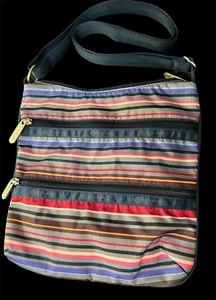 NWOT LeSportsac 9” Crossbody Bag 3 Zip Navy Blue Pink Stripe - Imagen 1 de 6