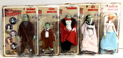 THE MUNSTERS 8" ACTION FIGURES CLASSICTVTOYS 2004 SET OF FIVE UNOPENED DOLLS Cover