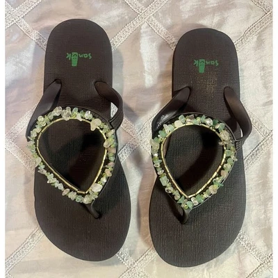 Sandalias de tanga Sanuk Yoga Mat Chanclas con cuentas con detalles de piedras preciosas verdes talla 5 Foto 1 de 4