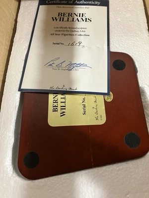Figura Estatua MLB Bernie Williams Danbury Mint Yankees L.E. Certificado de autenticidad pequeño defecto Foto 1 de 4