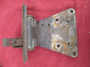 Jaguar E-type XKE Series I Series II DHC FHC Left Hand Door Hinge BD15496 - Picture 1 of 3