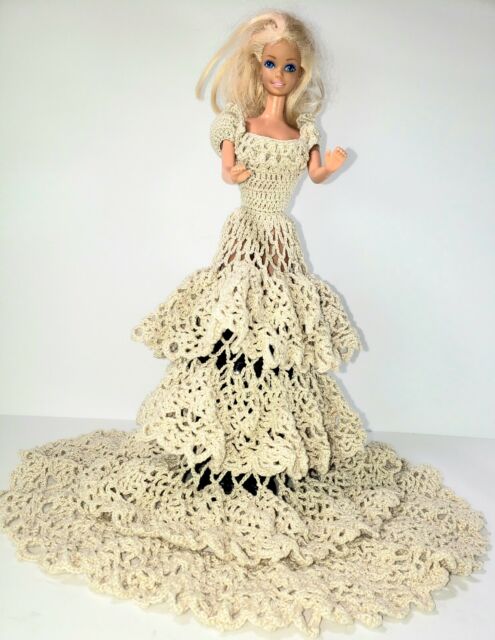 Vestido de noiva de crochê para Barbie