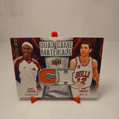 2009-10 Upper Deck - Doble juego materiales Kirk Hinrich, Daniel Gibson #DG-GH... Foto 1 de 2