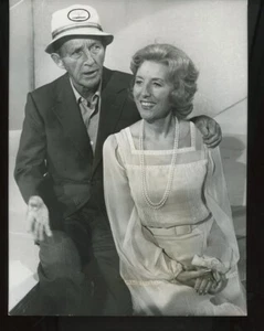 BING CROSBY on the VERA LYNN TV Special Original 1975 UK Press Photo vv - Picture 1 of 2