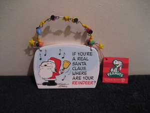 DEPARTMENT 56 PEANUTS SNOOPY CHRISTMAS WALL PLAQUE - Picture 1 of 3