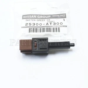 OEM GENUINE NISSAN INFINITI I35 FX35 ASCD CRUISE CONTROL SWITCH ASSY 25300-AT300 - Picture 1 of 10