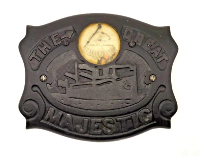 Antiguo THE GREAT MAJESTIC Estufa de Hierro Fundido Horno Puerta Barco de Vapor Logo 35-A Foto 1 de 4