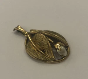 Colgante con perla chapado en oro American Double bisutería  - Imagen 1 de 5