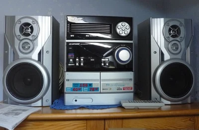 Sharp Stereoanlage mit CD und Kassettendeck - Bild 1 von 4