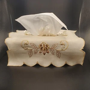 Vintage Embroidered Linen Cloth Floral Tissue Box Cover With Scalloped Edge  - Picture 1 of 10