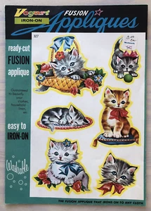Vintage 50er Jahre Vogart Bügelbild Fusion Applikationen für Stoff #327 Kätzchen Katzen Neu aus altem Lagerbestand - Bild 1 von 2