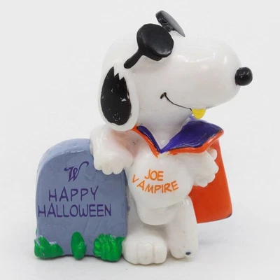 Figura PVC Peanuts Halloween SNOOPY Joe Vampiro 2" Foto 1 de 4