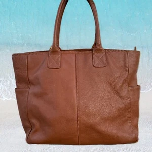 Genuine Roomy Brown Leather Shoulder bag - Picture 1 of 8
