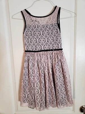 EUC SPEECHLESS Girls Size 8 Soft Pink Lace Blk Lining Beaded Waist Halter Dress - Image 1 of 4