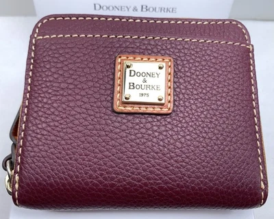 Бумажник Dooney & Bourke из шагреневой кожи с небольшой круговой молнией цвета Бордо - Изображение 1 из 4
