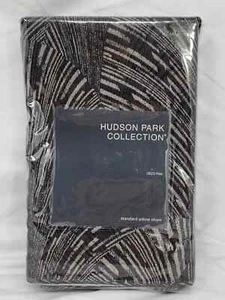 HUDSON PARK COLLECTION DECO FAN STANDARD PILLOW SHAM NEW IN PACKAGE - Picture 1 of 4