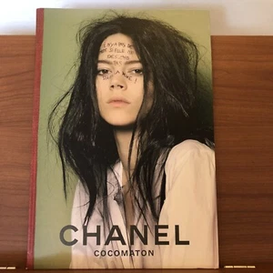 NEW | CHANEL COCOMATON Fall-Winter 2011/12 HB Book Catalog Freja Beha - Picture 1 of 6
