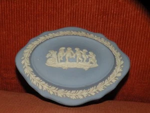 WEDGWOOD JASPERWARE AZUL CAJA OVALADA CON CUPIDOS artículos de jaspe - Imagen 1 de 4