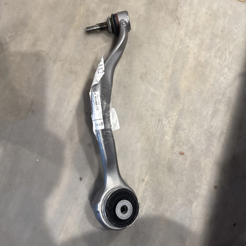 Lower Left Control Arm 31108866773 For BMW X5 G05, X6 G06, X7 G07 2019-2024 - Image 1 of 4