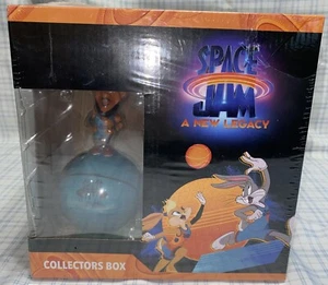 Space Jam A New Legacy Collectors Box SEALED Lebron James Looney Tunes Lapel Pin - Picture 1 of 5