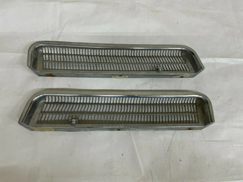 1963 1964 Buick Riviera Cowl Screen Vent Trim Molding Louver Moulding Insert Foto 1 de 4