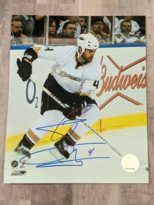 Archivo fotográfico firmado por Todd Bertuzzi 8x10 Certificado de autenticidad Patos alas rojas canucks isleños B - Imagen 1 de 1