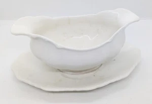 Johnson Bros Vintage Made In England Crackle Gravy Boat With Attached Underplate - Picture 1 of 6