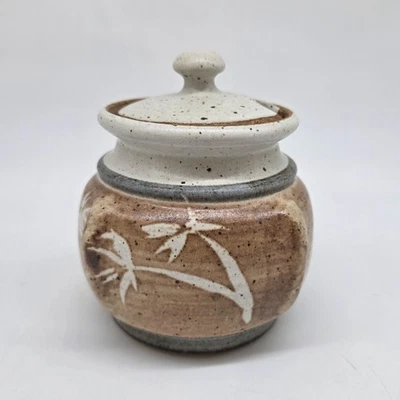 Tarro de cerámica hecho a mano con tapa y diseño de bambú firmado estudio cerámica 5,25" de alto Foto 1 de 4