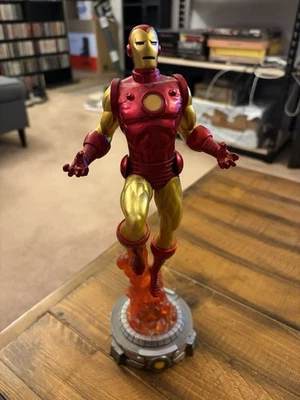Iron Man Marvel Gallery PVC Diorama Estatua Diamante Seleccionar Juguetes Clásico Vuelo Foto 1 de 4