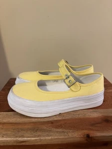 Neu! Victoria’s Secret Mary Jane Sneaker Plateau gelb Damen Gr. 7 Schnalle - Bild 1 von 6