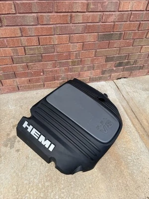 2009-2023 Dodge Charger Challenger Magnum Chrysler 300 V8 5.7l Hemi Cover / 130D - Image 1 of 4