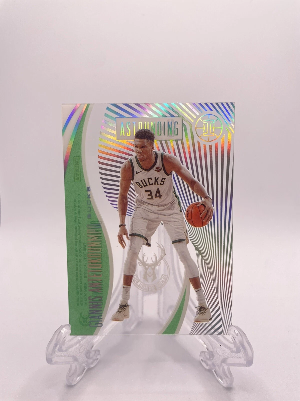 2019-20 Panini Illusions - Astounding Emerald #19 Giannis Antetokounmpo