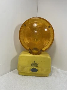 Dietz Visi-Flash 670 Yellow Barricade Construction Safety Light Vintage Man-Cave - Picture 1 of 3