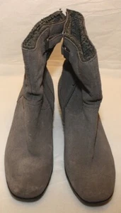 Women's Clarks Bendables Gray Suede Ankle Boot Faux Fur #39387 - 10W - Picture 1 of 5
