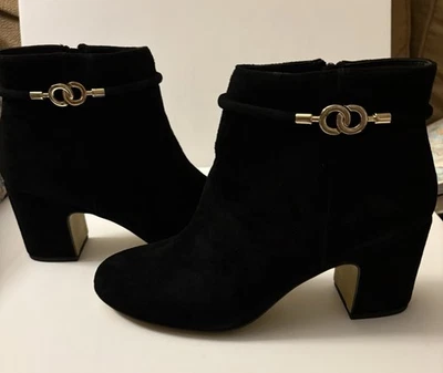 Botín Bella Vita Diaz en cuero negro gamuza infantil con eslabón dorado talla 10M Foto 1 de 4